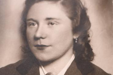 Preview: zwei tolle Portraits - SS-Panzermann mit Schiffchen - SS-Pz-Regt. und Rückseite BDM-Mädel original